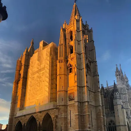 Sweethome Catedral 3 *